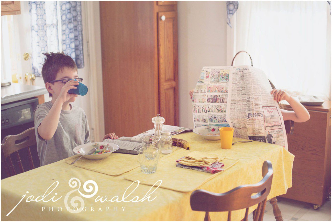 kids at breakfast table, lifestyle photography