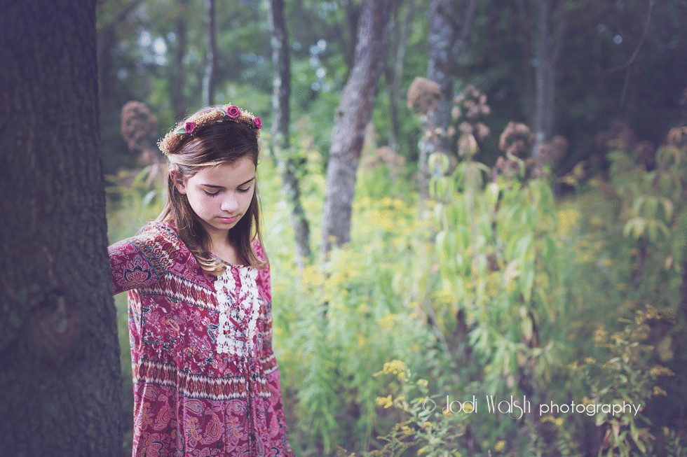 tween girl with a flower crown, tween photography, Jodi Walsh Photography