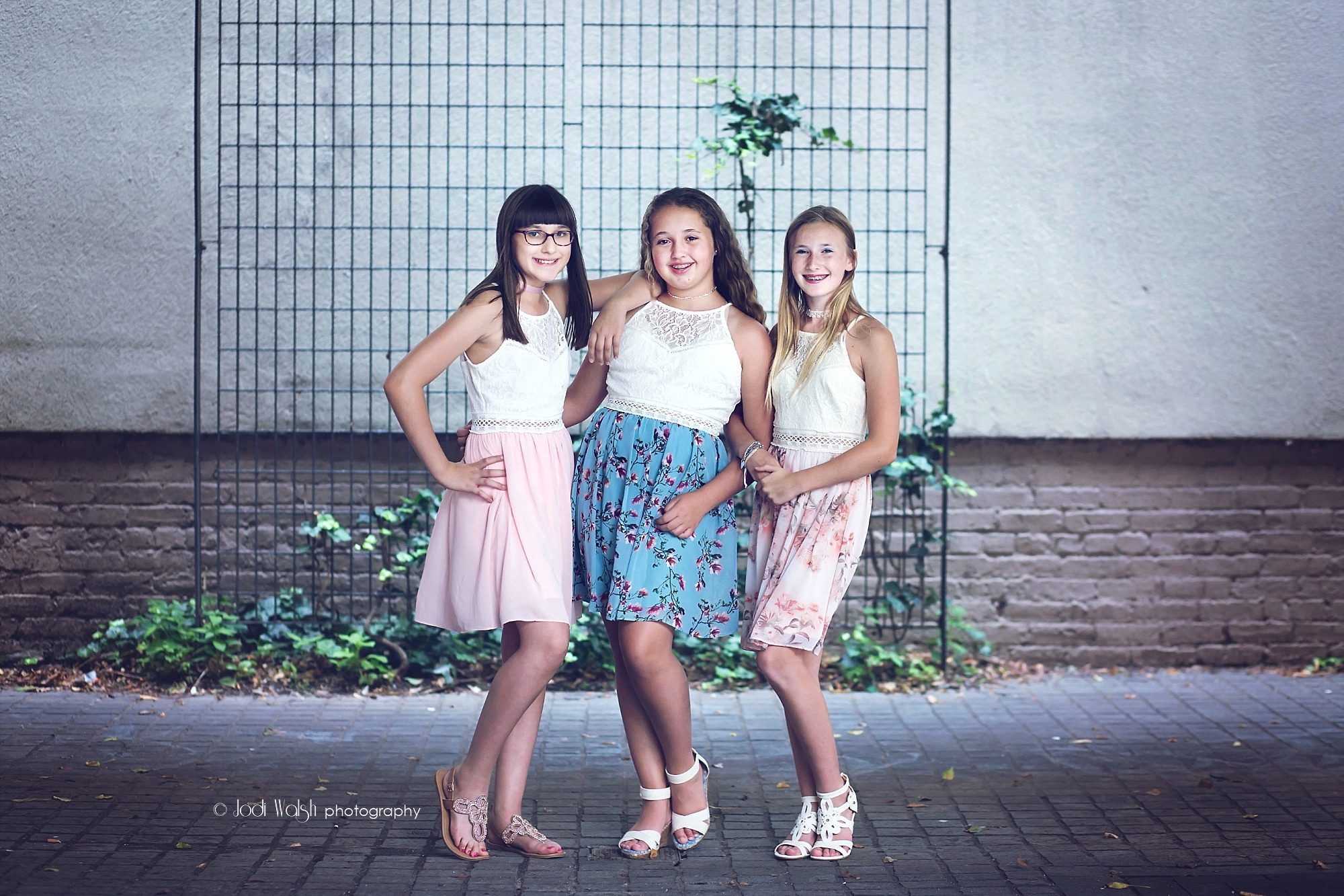 teen girls portrait session in cultural district, Pittsburgh