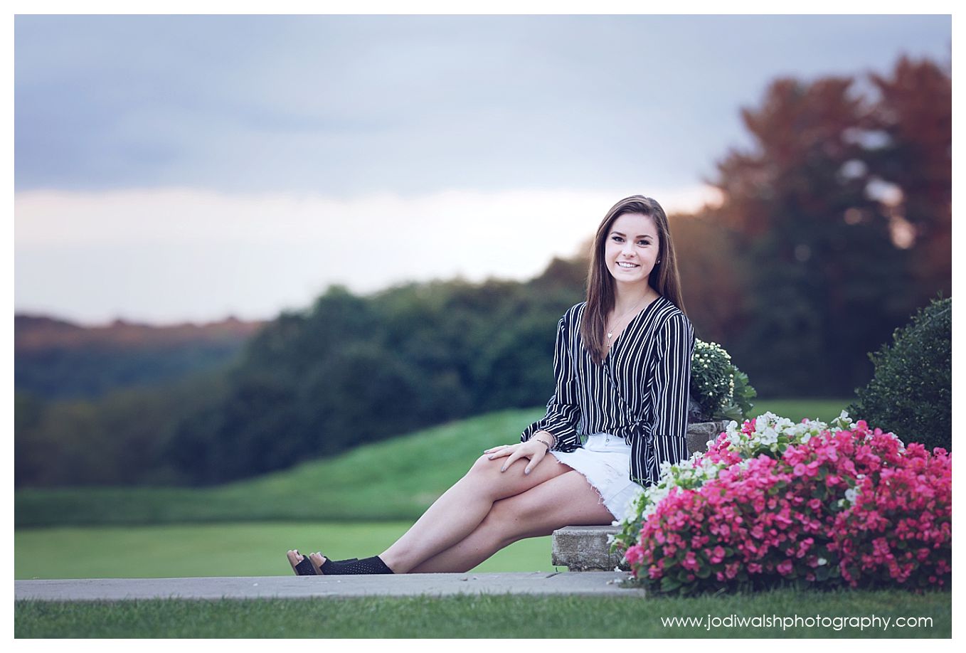 Senior portraits at Pittsburgh area country club with Jodi Walsh Photography